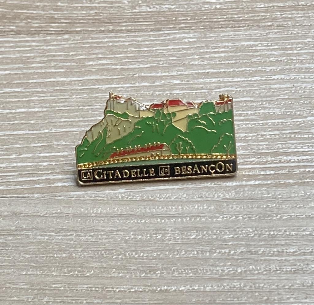 PIN - LA CITADELLE DE BESANCON - FRANCE - FRANKRIJK, Verzenden, Gebruikt, Stad of Land, Speldje of Pin