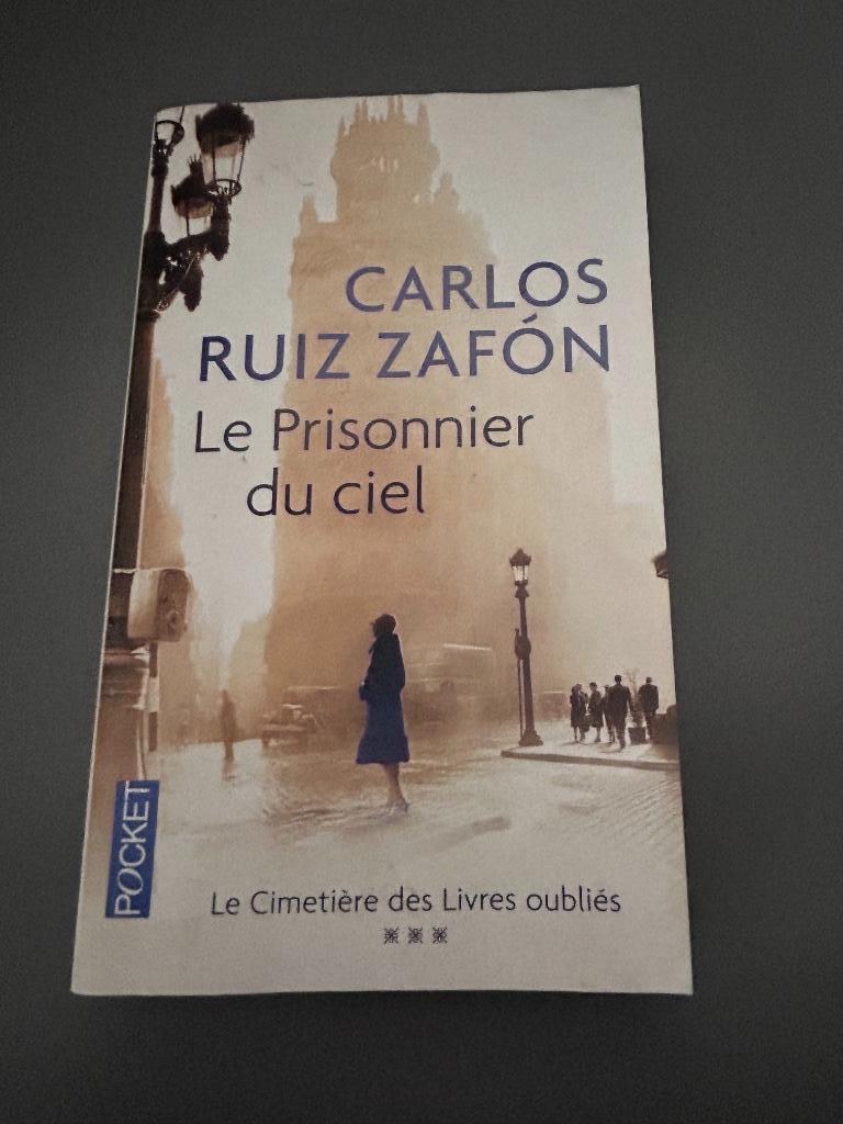 Roman Carlos Ruiz Zafon, Le Prisonnier du Ciel - Le cimetièr, Ophalen of Verzenden, Zo goed als nieuw, Carlos Ruiz Zafon