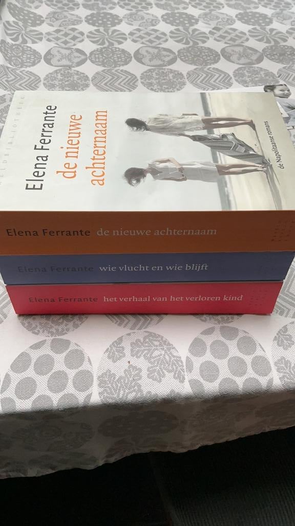 Elena Ferrante, Ophalen of Verzenden, Zo goed als nieuw