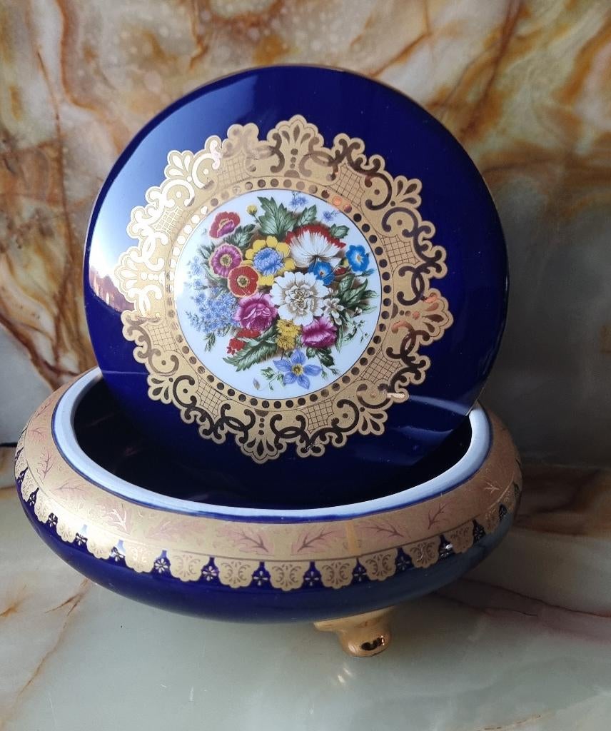 « Rêve de Saphir »est boîte de luxe en porcelaine française, Bijoux, Sacs & Beauté, Bijoux anciens, Envoi, Autres matériaux, Autres types