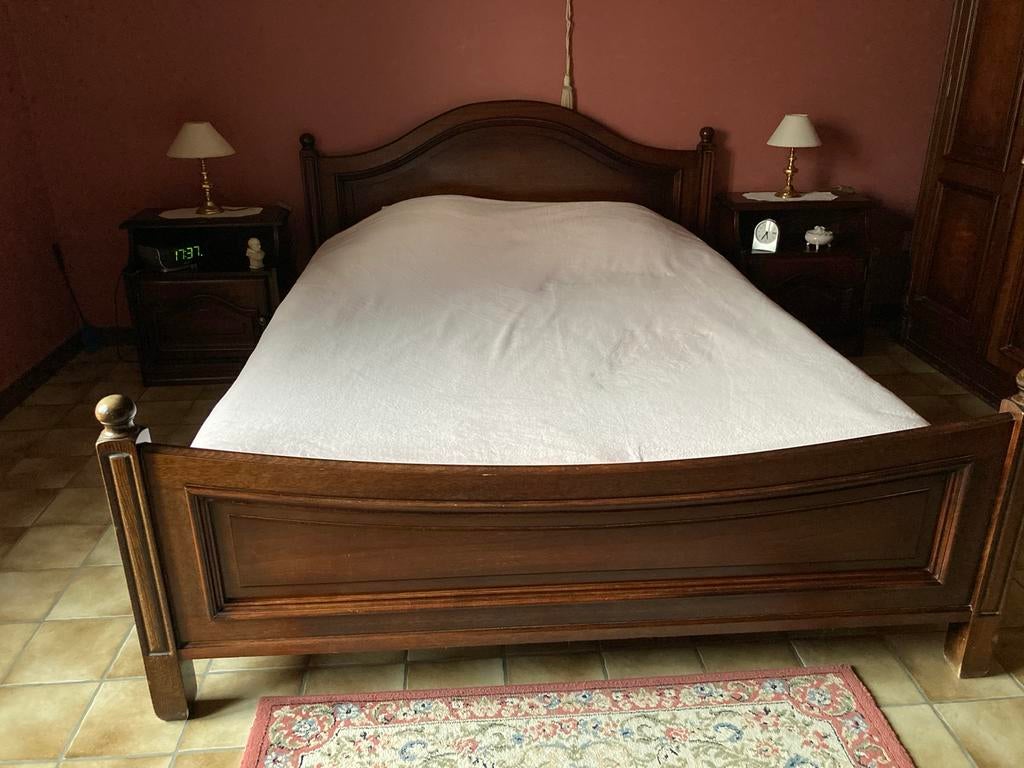 Slaapkamer    klassiek, Huis en Inrichting, Slaapkamer | Complete slaapkamers, Ophalen, Gebruikt, Tweepersoons, Klassiek notelaar hout