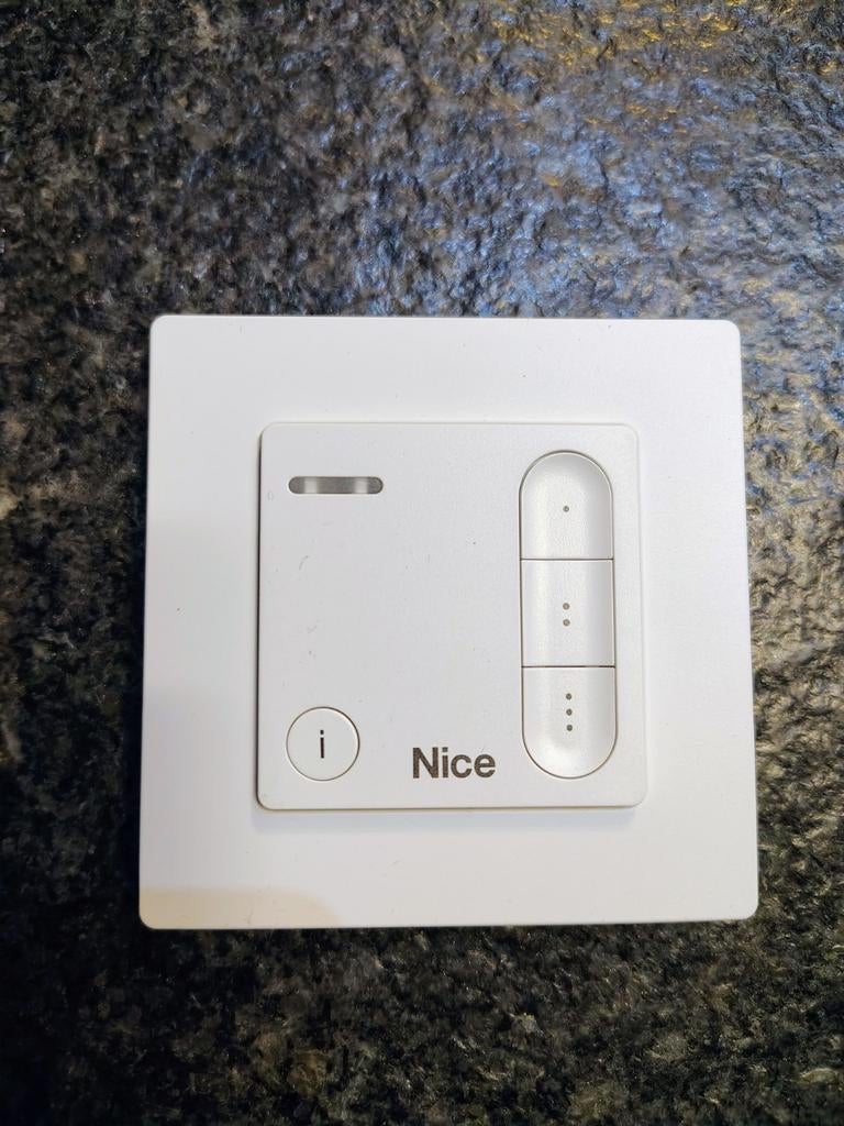 nice domiw3c zenders rolluik/ poort, Doe-het-zelf en Bouw, Rolluiken, Ophalen of Verzenden, Nieuw