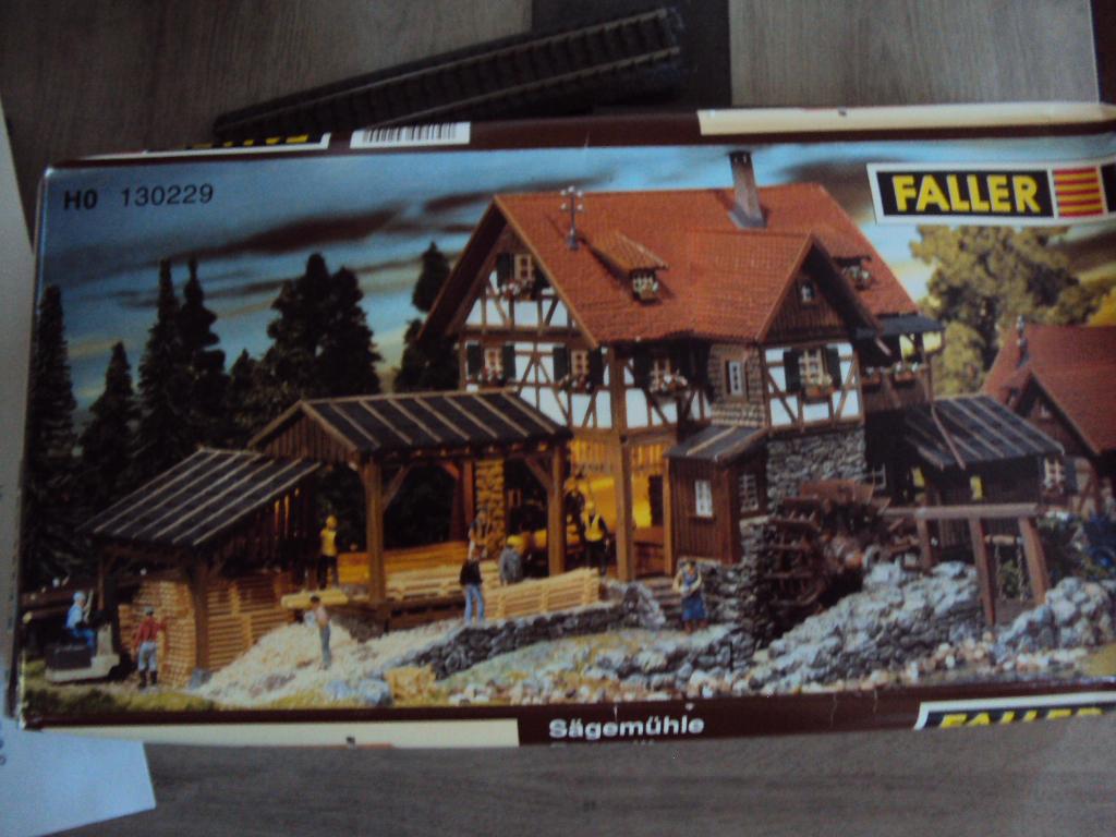 diorama H0 faller busch houtzagerij houthakkers bomen herten, Ophalen, Nieuw