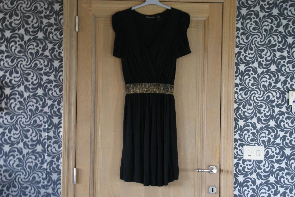 Robe noire extensible Pleasant Mango taille S = neuve, Vêtements | Femmes, Neuf, Mango, Enlèvement ou Envoi, Taille 36 (S)
