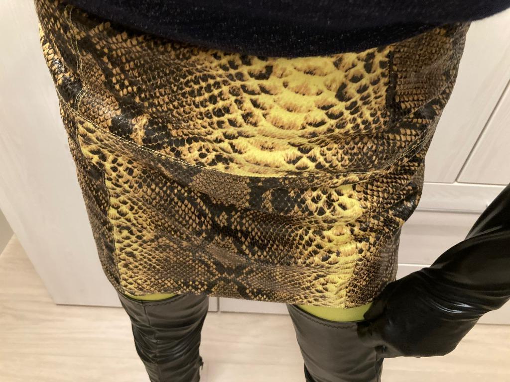 Gloednieuwe minirok in slangenprint Missguided 34, Geel, Nieuw, Missguided, Ophalen of Verzenden