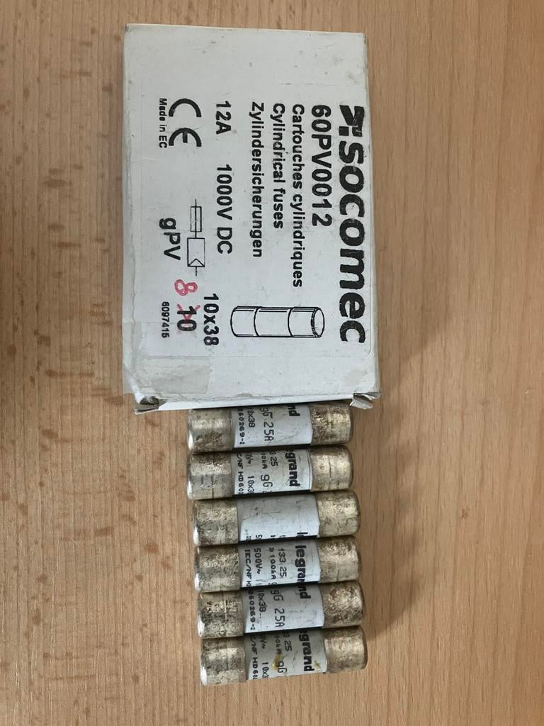 14 Smeltzekeringen gG 12A en 25A, Hobby & Loisirs créatifs, Enlèvement ou Envoi, Neuf