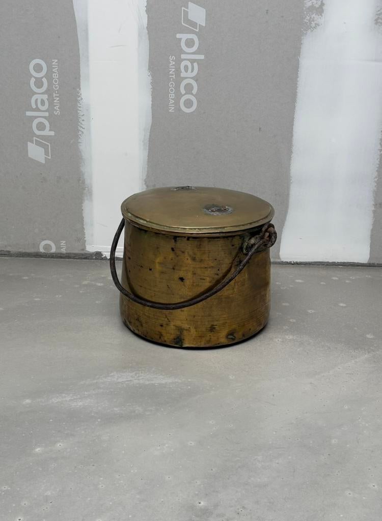 Chaudron ancien, Enlèvement, Cuivre