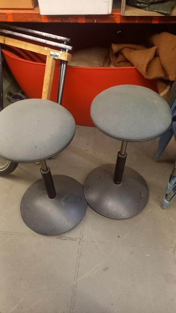 Tabouret ikea, Réglable en hauteur