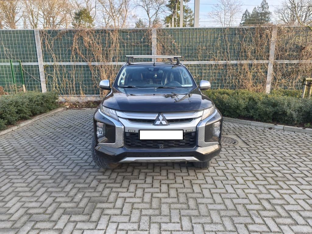 Mitsubishi L200 4* 4, Autos, Mitsubishi, Particulier, L200, Caméra 360°, 4x4, ABS, Caméra de recul, Phares directionnels, Régulateur de distance