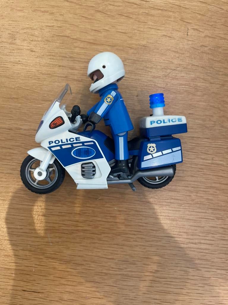 Moto police, Enlèvement, Comme neuf