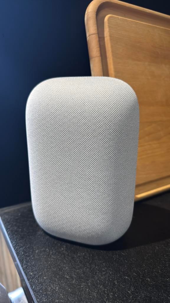 À vendre : Google Nest Audio – Enceinte Wi-Fi, Audio, Tv en Foto, Ophalen, Zo goed als nieuw, Zonder harde schijf