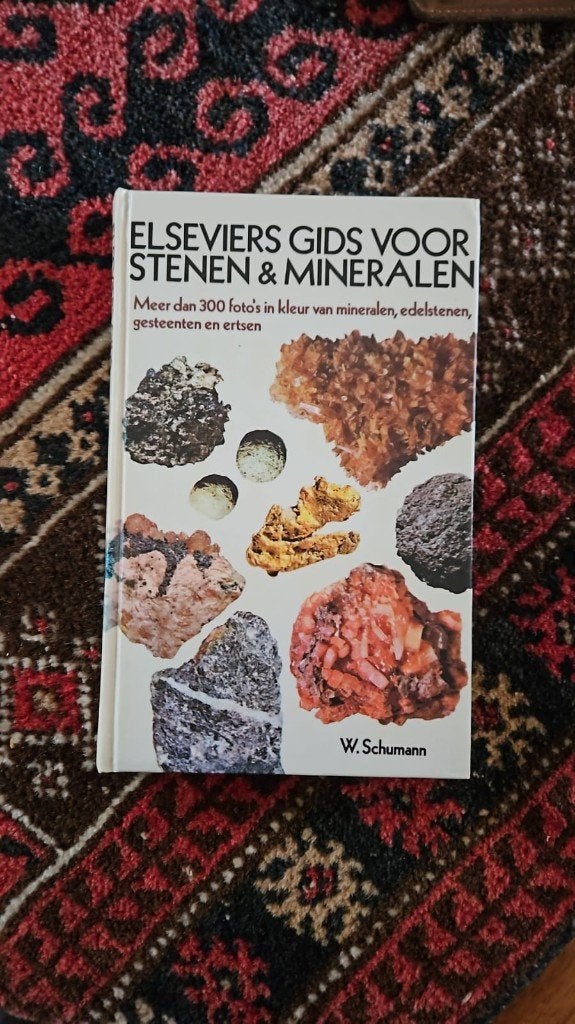 natuurboek elsevier Gids voor Stenen en Mineralen, Ophalen of Verzenden, Zo goed als nieuw