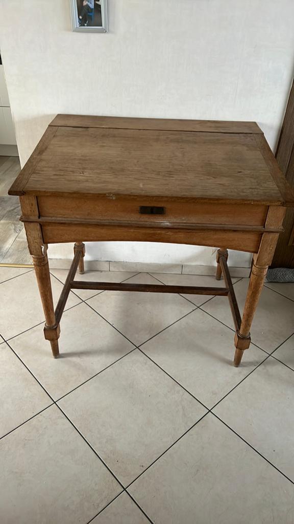 Antiek bureau, Enlèvement