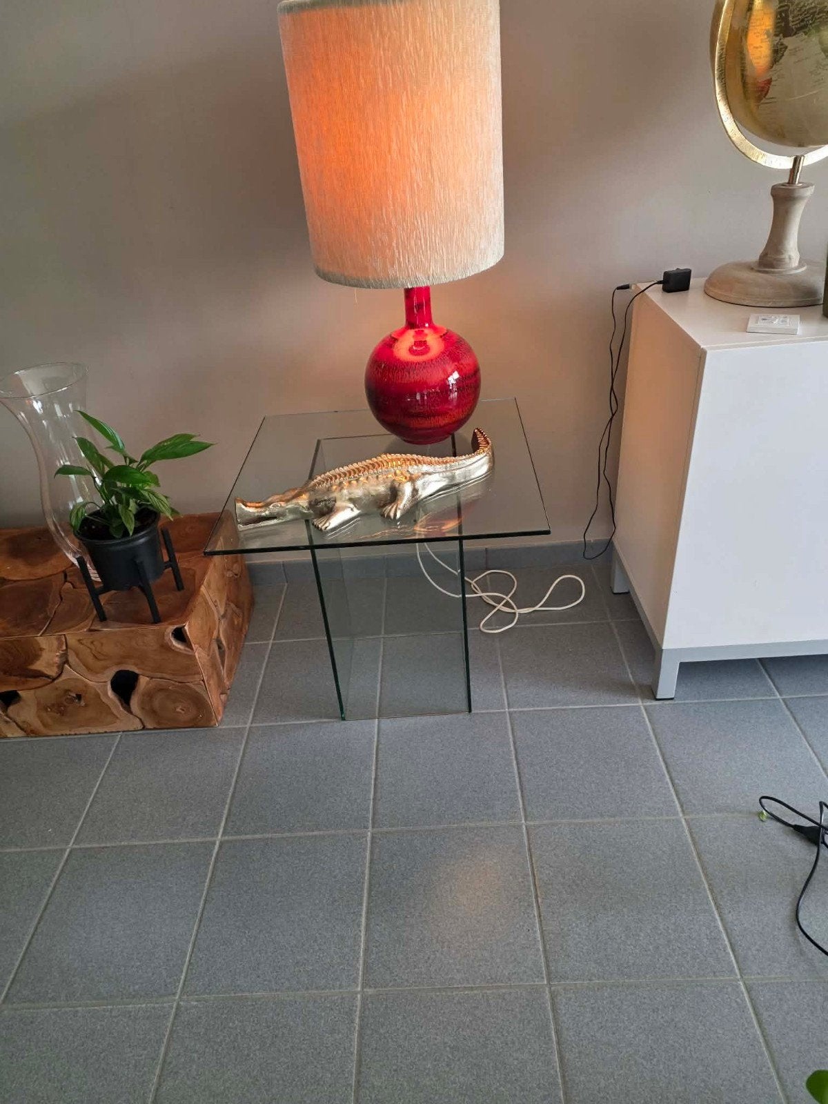 Élégantes tables d'appoint en verre livraison gratuite, Maison & Meubles, Enlèvement, Utilisé, Carré, Verre