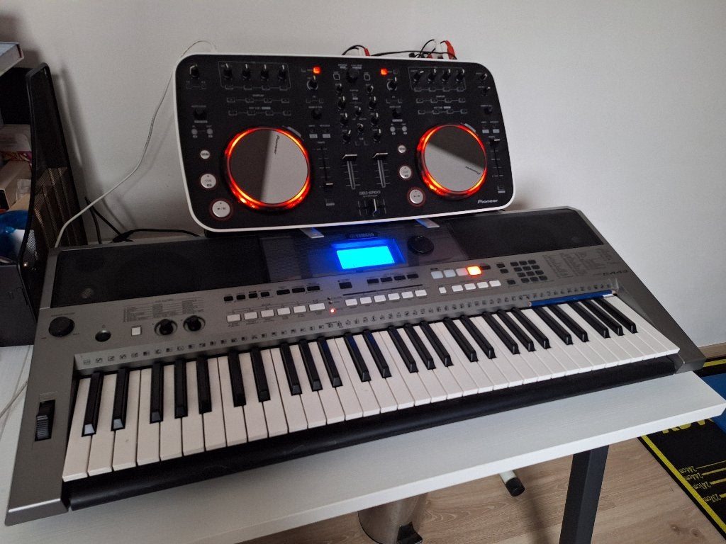 Yamaha keyboard en pioneer dj controller, Musique & Instruments, Enlèvement, Comme neuf, Platine, Pioneer