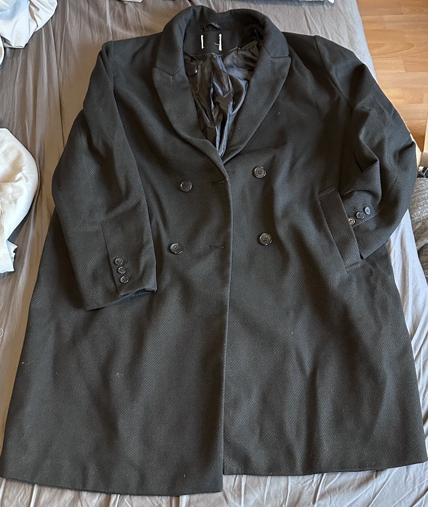 Zwarte lange jas met dubbele rij knopen - L 18€, Kleding | Dames, Ophalen, Primark, Zwart, Maat 46/48 (XL) of groter
