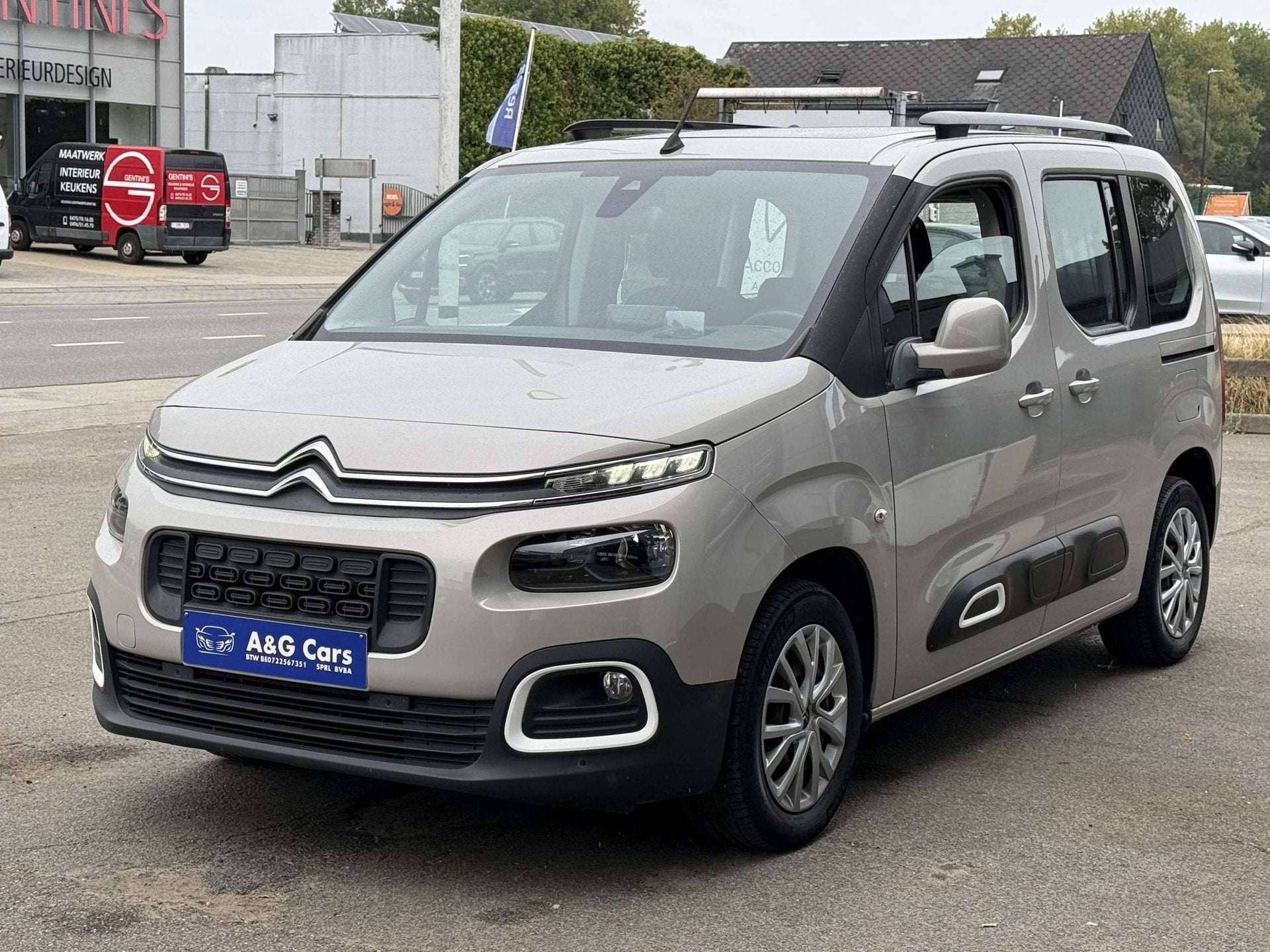 Citroen Berlingo Berlingo 1.2 PureTech XL Shine XTR S, Auto's, Dealer onderhouden, Stof, Gebruikt, Euro 6