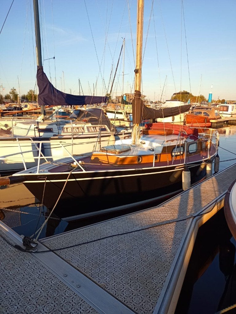 Stalen zeilboot 9m.Motor diesel 20pk inboard., Watersport en Boten, Kajuitzeilboten en Zeiljachten, Ophalen, Staal, Binnenboordmotor
