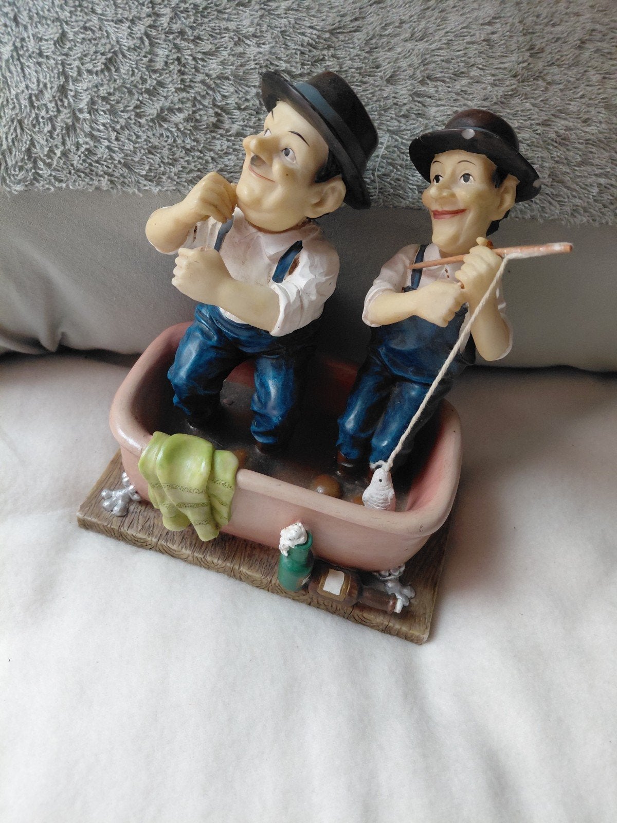 Beeldje Dikke & Dunne, Ophalen