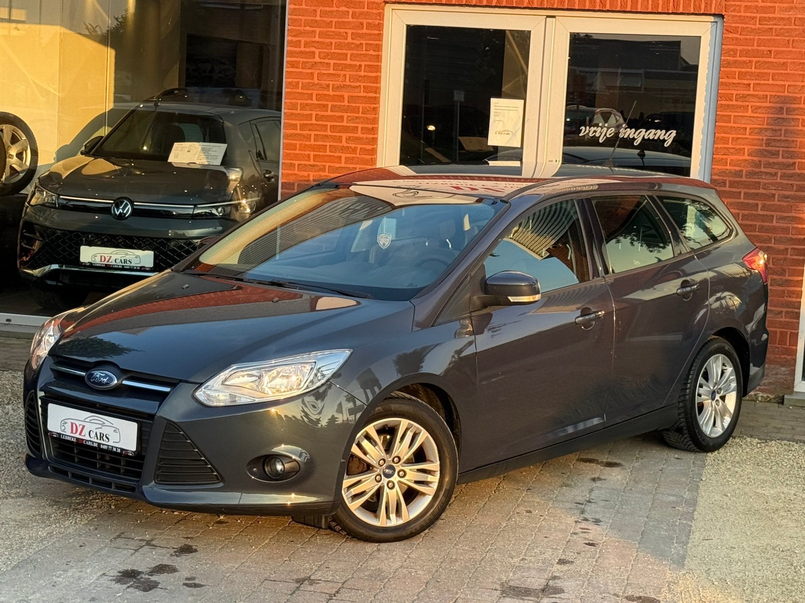 FORD FOCUS 1.6D 116CH |CLIME | RADIO CD | ATTELAGE | PDC |, Focus, Euro 5, Entreprise, Noir