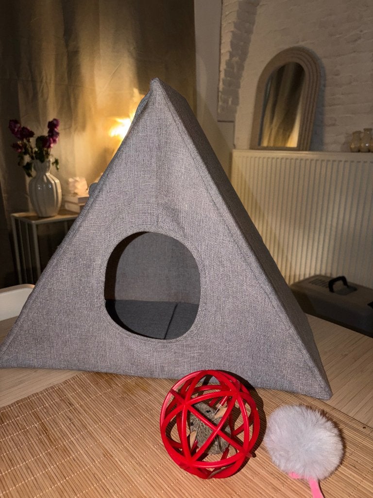 Huisje voor katjes grijs, Dieren en Toebehoren, Ophalen of Verzenden, Zo goed als nieuw, Overige