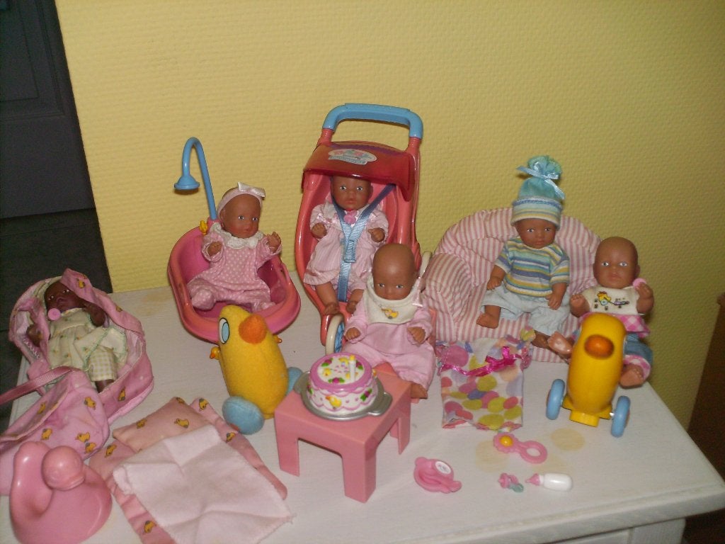 a vendre jouet poupée, Kinderen en Baby's, Speelgoed | Poppen, Ophalen of Verzenden, Zo goed als nieuw, Babypop