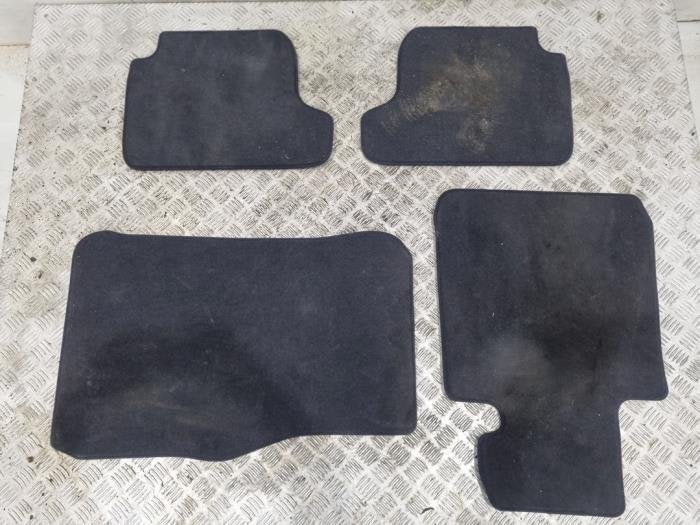 Kit tapis d'un BMW 1-Serie, Autos : Pièces & Accessoires, -, 3 mois de garantie, Utilisé, -