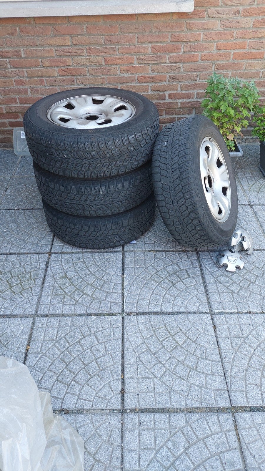 Dacia velgen met winterbanden, Ophalen