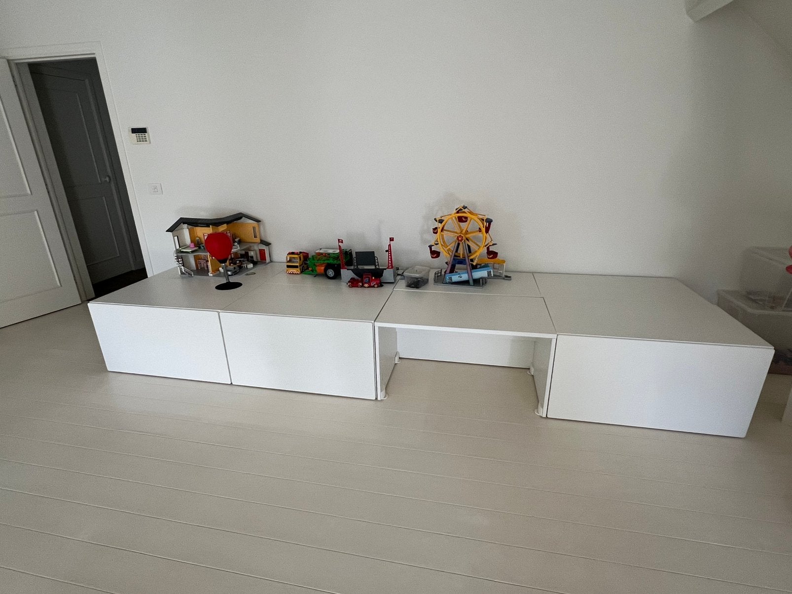 Smastad Ikea speelgoedbank per stuk 40€, Ophalen, Zo goed als nieuw, Kast