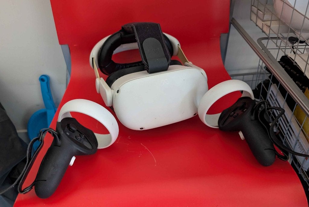 Custom Meta Quest 2, Games en Spelcomputers, Virtual Reality, Gebruikt, Overige platformen, VR-bril, Ophalen