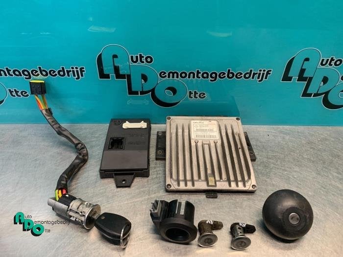 Serrure de contact + ordinateur d'un Dacia Logan (Logan 1 04, Dacia, -, 3 mois de garantie, Utilisé