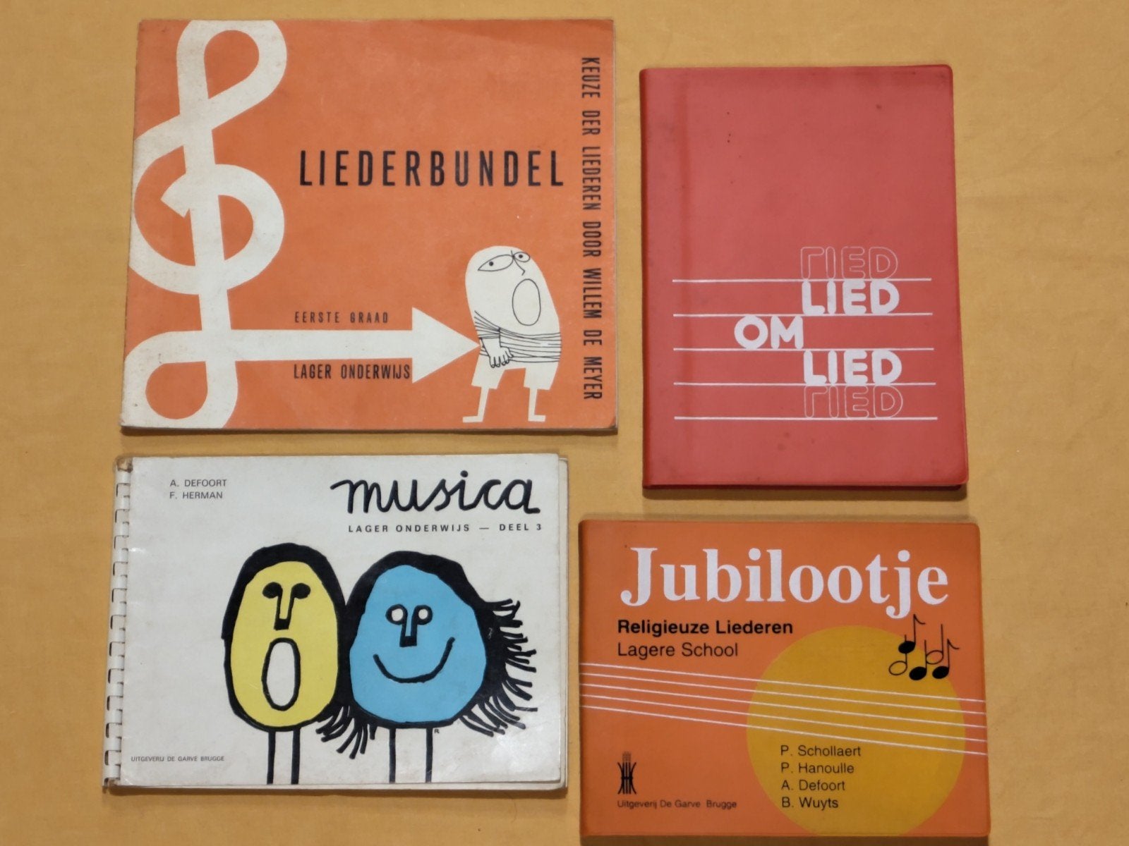 Vintage zangboeken kinder- en volksliederen 1970-1984-1993, Ophalen of Verzenden, Gelezen
