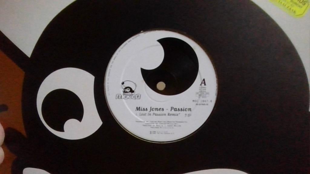 MISS JONES " PASSION ", Ophalen of Verzenden, Zo goed als nieuw, 12 inch, Techno of Trance