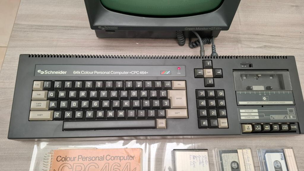 Schneider 64k colour personal computer CPC 464 + monitor, Consoles de jeu & Jeux vidéo, Enlèvement