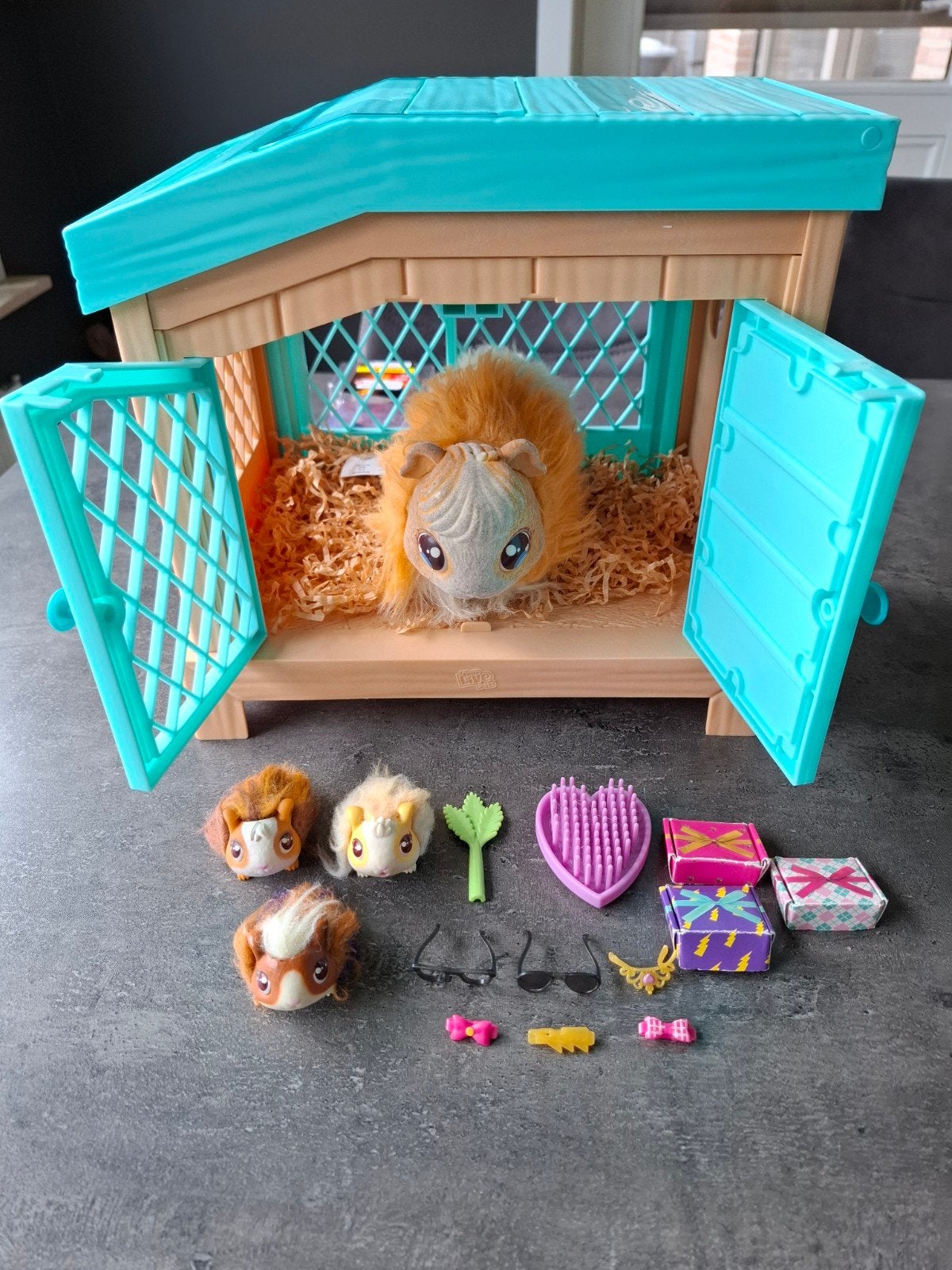 Little Live Pets - Mama Surprise Cavia, Kinderen en Baby's, Ophalen of Verzenden, Gebruikt, Jongen of Meisje