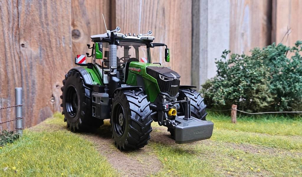 Verbouwde Fendt 832 Vario 1:32, Hobby en Vrije tijd, Ophalen of Verzenden, Nieuw, Tractor of Landbouw, Overige merken