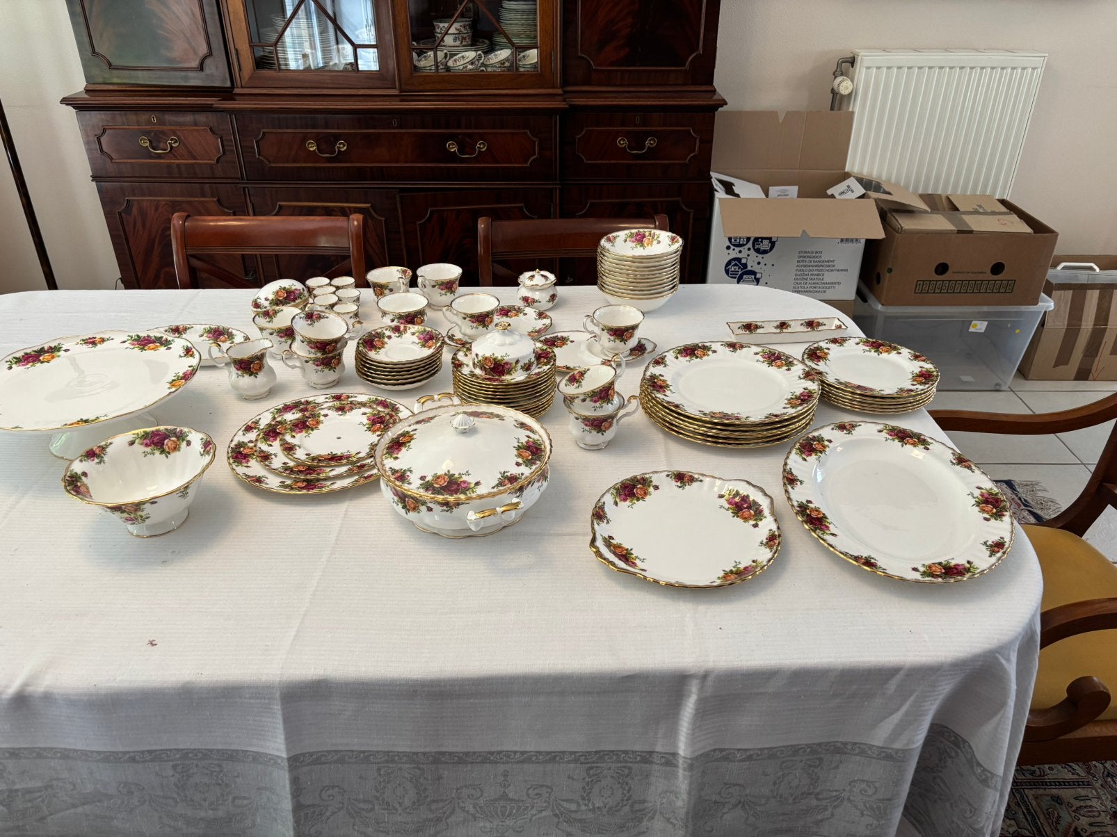 Engels porseleinservies van Royal Albert, Ophalen