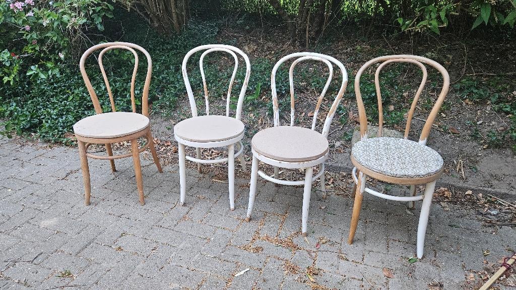 Prachtige beukenhouten stoelen om weg te geven, Ophalen