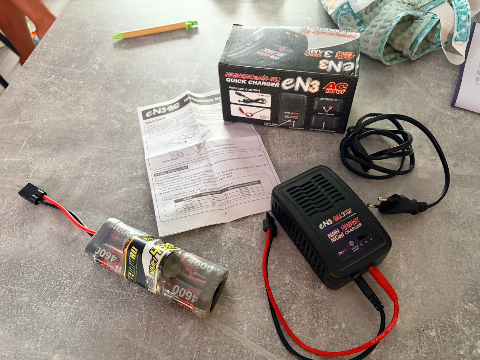 4600mAh Nimh accu + snellader traxxas stekker, Ophalen of Verzenden, Gebruikt