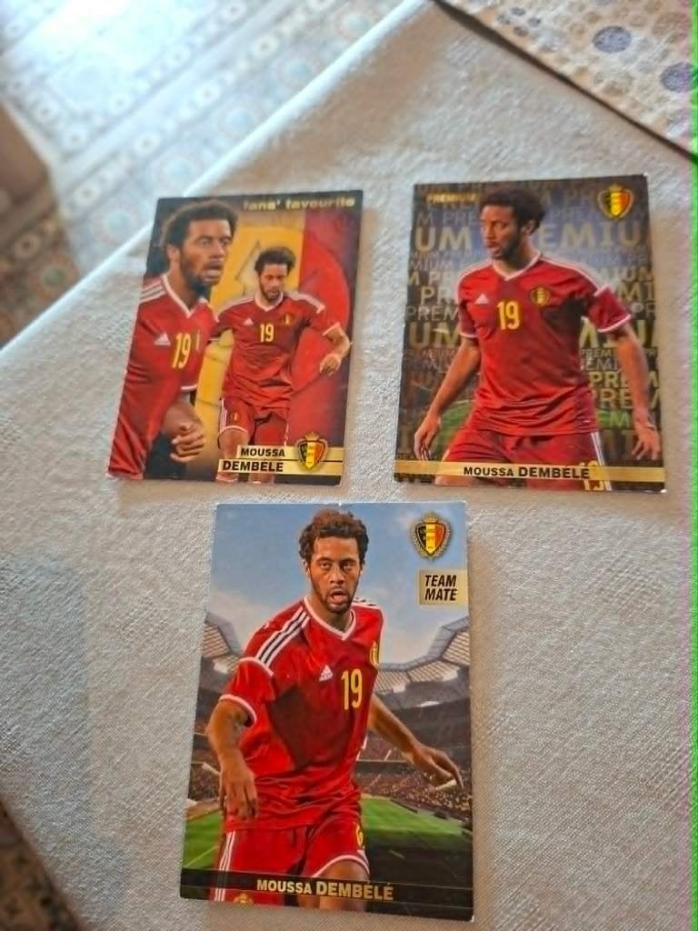 Panini / 3 Voetbalkaarten / Moussa Dembélé / Rode Duivels, Ophalen of Verzenden, Zo goed als nieuw, Spelerskaart