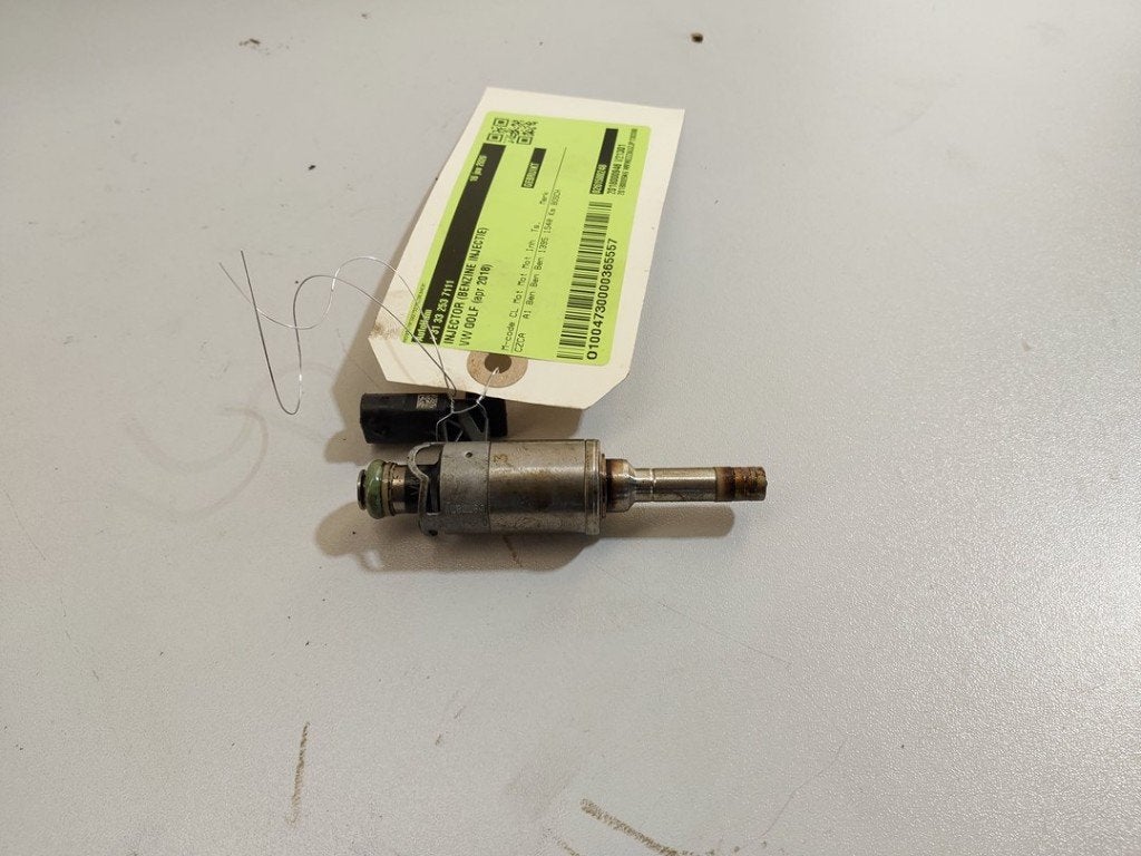 INJECTEUR Volkswagen Golf VII (AUA) (01-2012/03-2021), Robert Bosch AG, Volkswagen, Utilisé, Robert-Bosch-Allee 1
74232  Abstatt, DE
