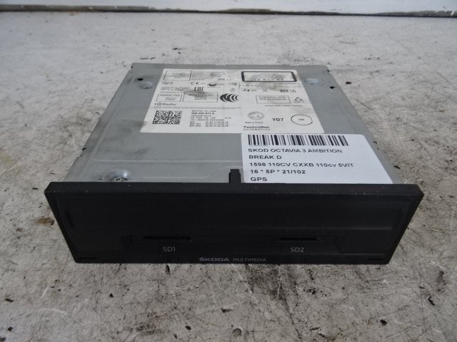 SYSTEME NAVIGATION GPS Octavia Combi (5EAC) (5Q0035874B), Utilisé, Info@skoda-auto.de, Skoda, Max-Planck-Straße  3-5
64331  Weiterstadt, DE