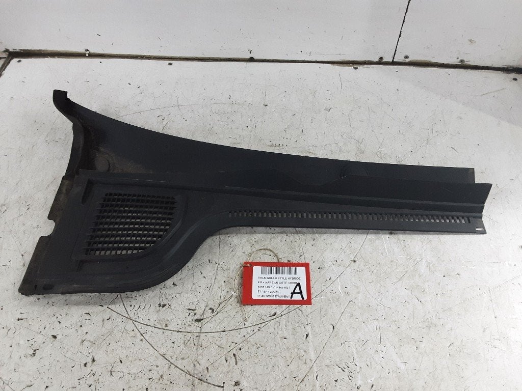 SIERLIJSTEN VOORRUIT Volkswagen Golf VIII (CD1) (5H0819404), Auto-onderdelen, Gebruikt, Mevr. I. Hauben, Rue de l'Espoir 34 34
4030  GRIVEGNÉE, BE