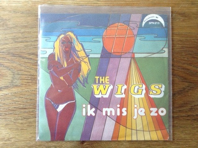 single the wigs, 7 inch, Ophalen of Verzenden, Fotohoes, Nederlandstalig
