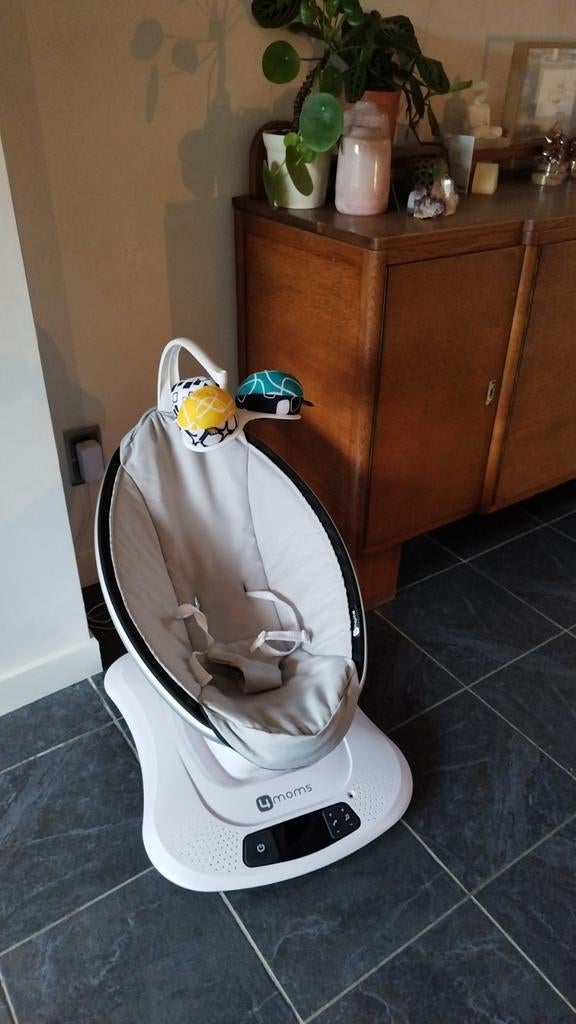 Four moms automatische wieg, Kinderen en Baby's, Wipstoeltjes, Ophalen, Schommelstoel, Met gordel(s) of riempje(s)