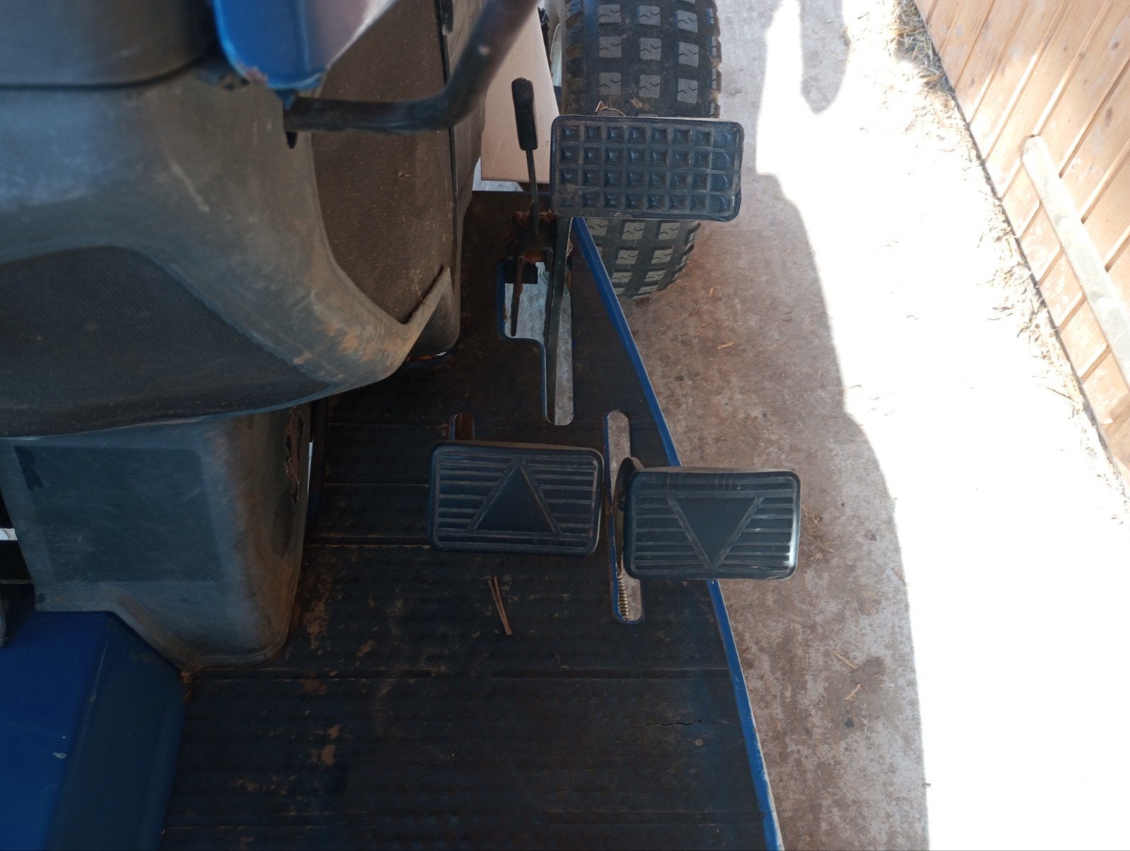 tracteur iseki sg 17 3 cylindre 750cc, Informatique & Logiciels, Joysticks, Utilisé, Enlèvement