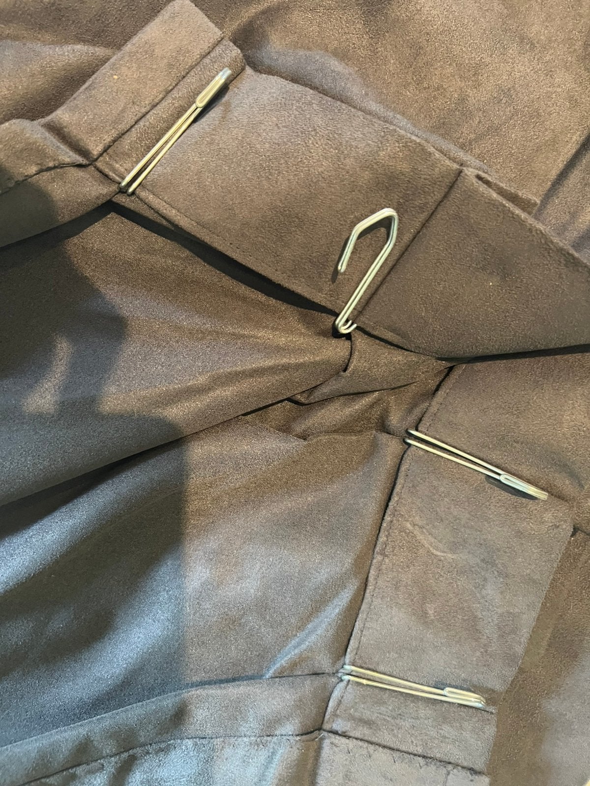 Rideaux 2 pièces en velours gris, bon état, Enlèvement ou Envoi, Comme neuf, Gris, Rideau