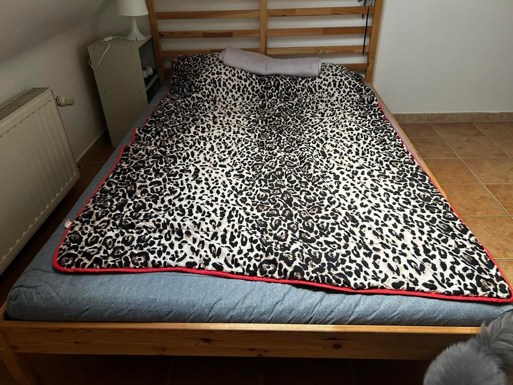 lit en bois avec matelas, Huis en Inrichting, Ophalen of Verzenden, Zo goed als nieuw, Hout