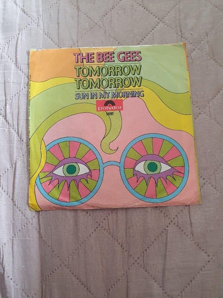 Bee Gees – Tomorrow, Tomorrow / Sun In My Morning - 1969, Cd's en Dvd's, 7 inch, Ophalen of Verzenden, Zo goed als nieuw, Pop