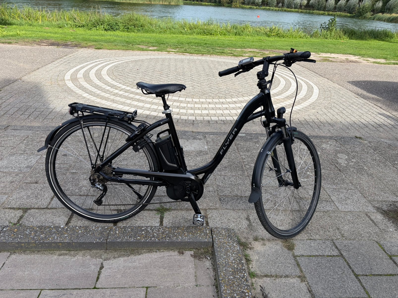 Als nieuw zijnde flyerT8 + elektrische fietd, Ophalen, Zo goed als nieuw